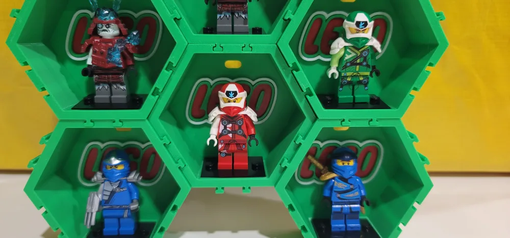 LEGO Ninjago 8 Minifigures bundle image indicator(2)