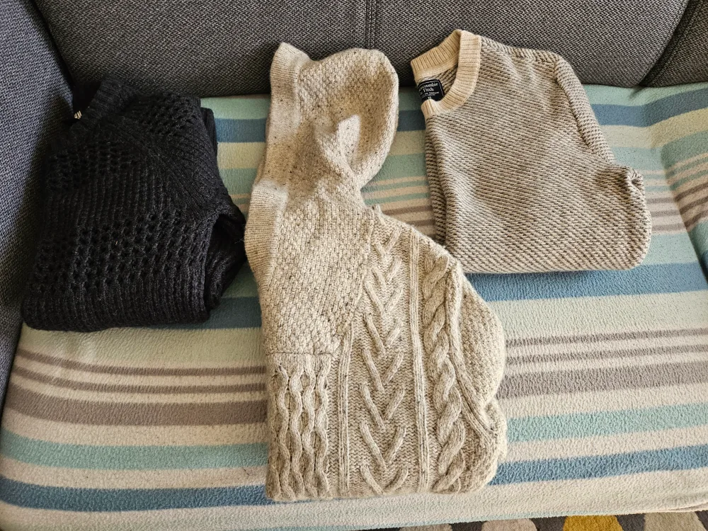 Men's Clothing Bundle - Shirts, Pants, Sweaters image indicator(7)