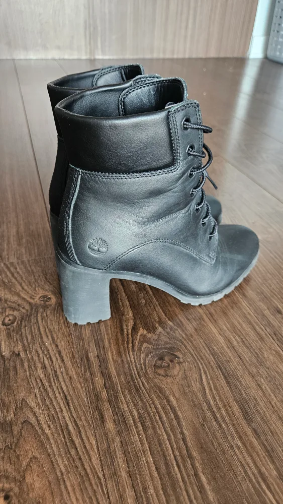Timberland Women's Black Leather Boots - Size 8 image indicator(9)