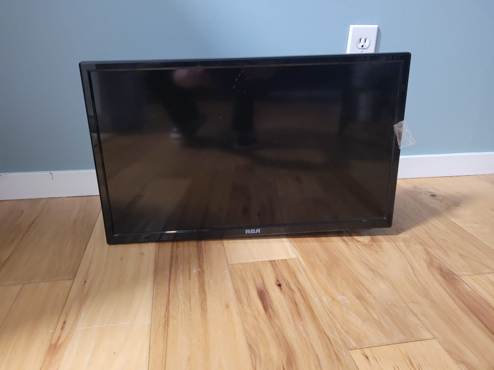 TOSHIBA 24-inch LED HDTV