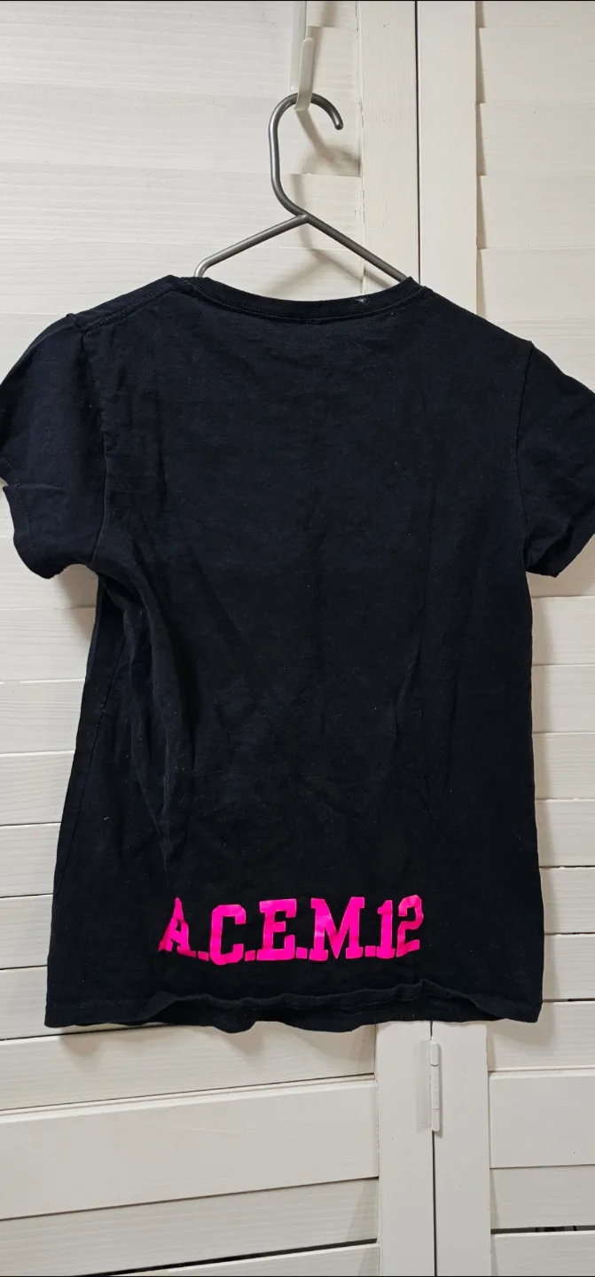 ���🥕🥕🥕Girls Black T-Shirt Size XS image indicator(3)