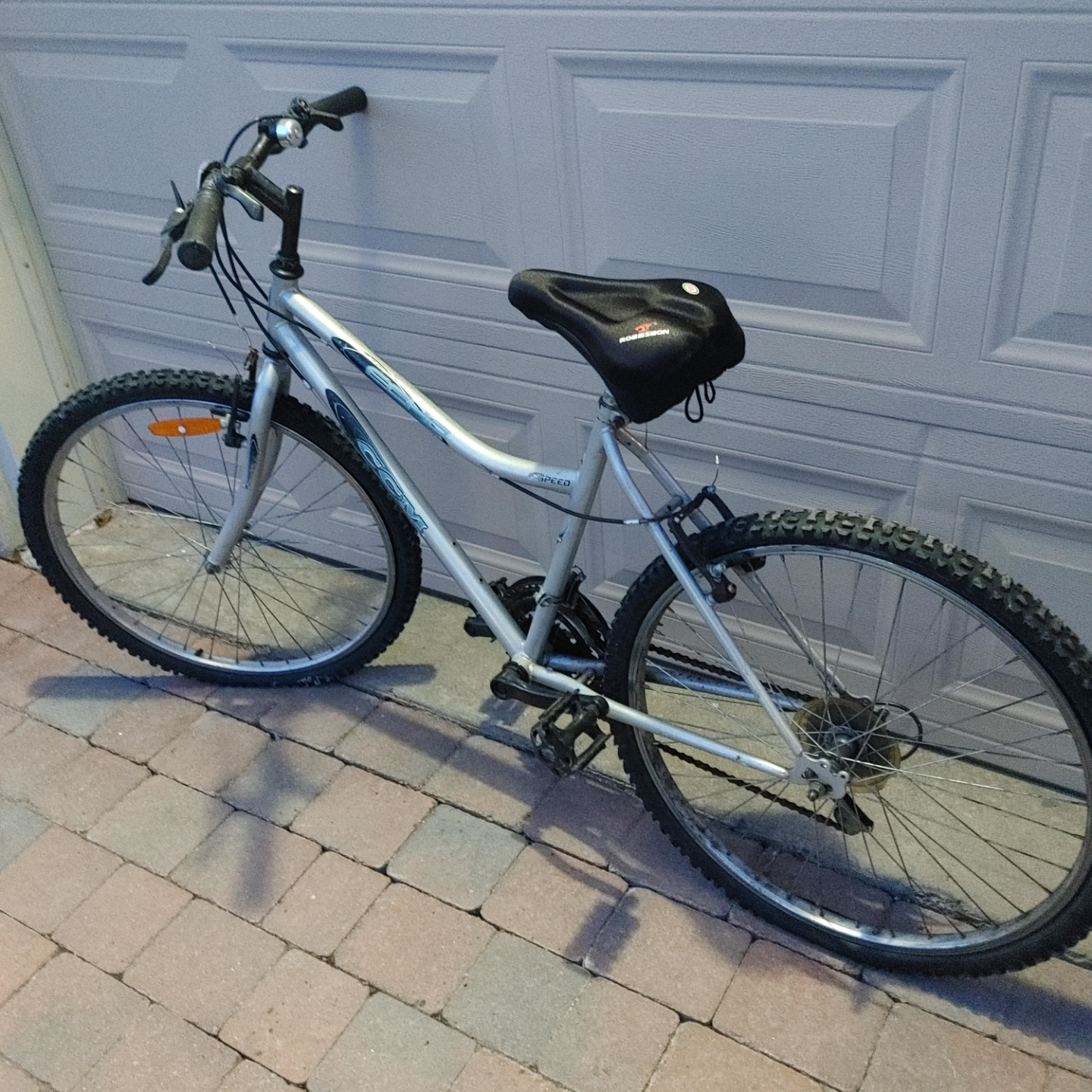 Womans mountain bike. must pick up today