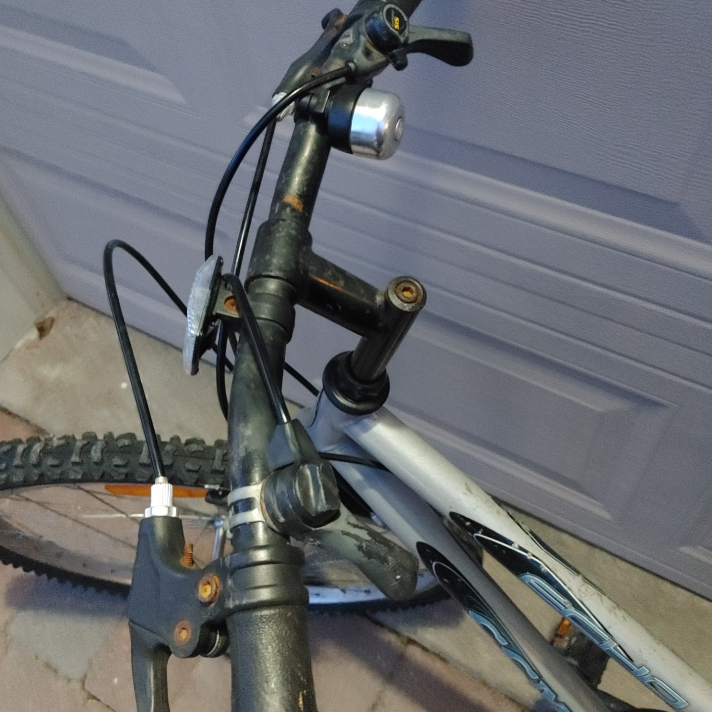 Womans mountain bike. must pick up today - photo 2