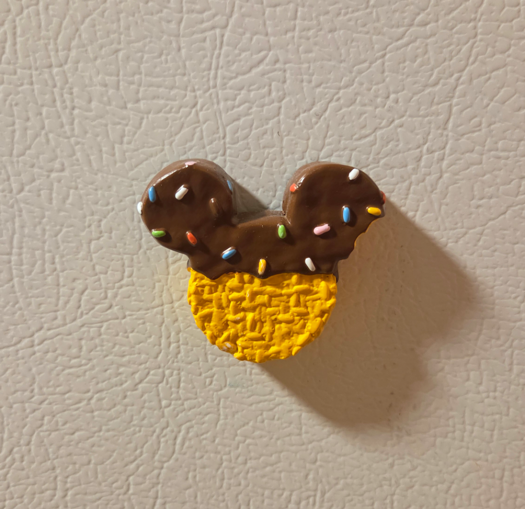 💚 Official Disney Magnet #freecycle