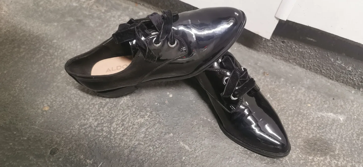 ALDO Black Patent Leather Lace-Up Oxfords image indicator(6)