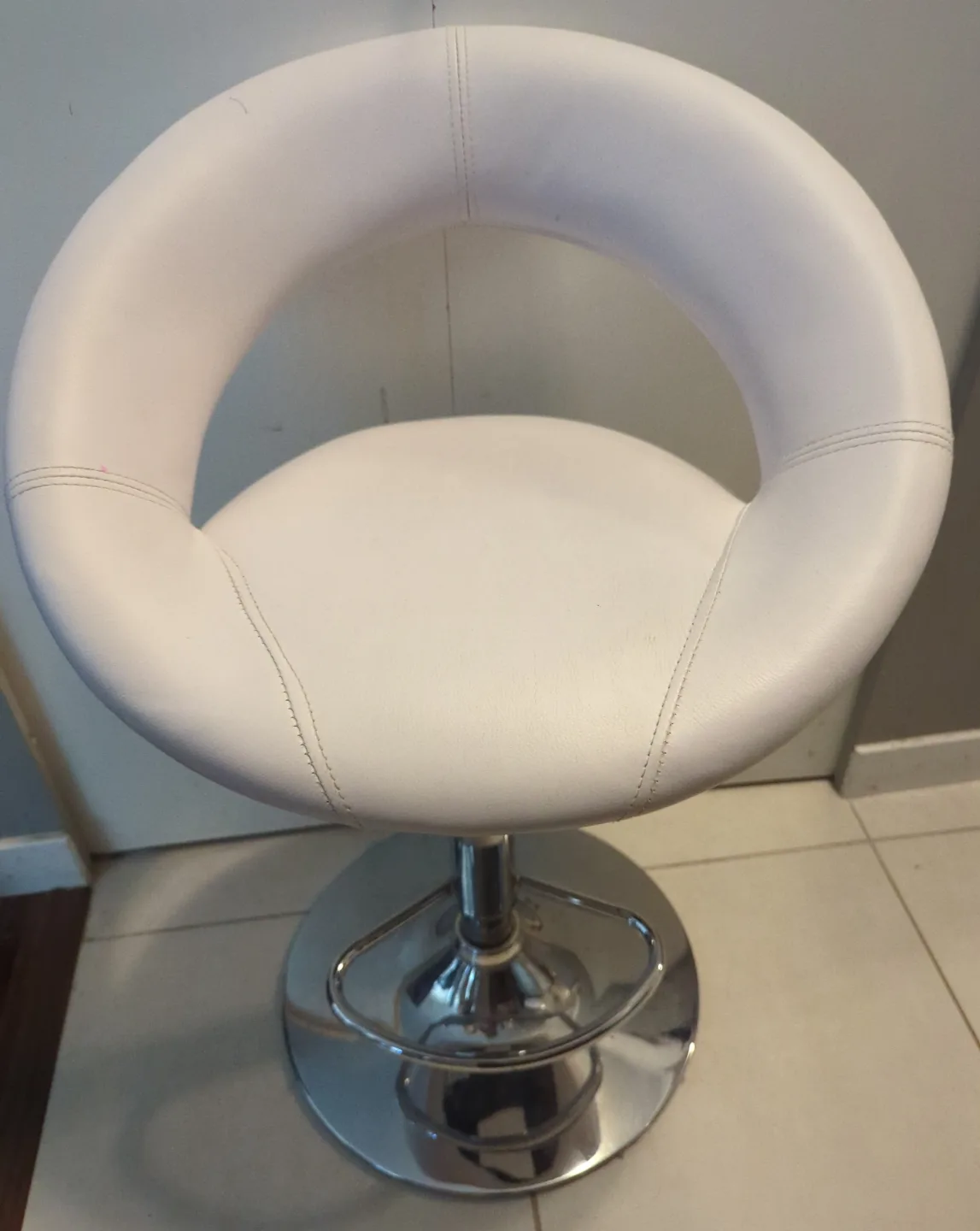 White Swivel Bar Stool thumbnail