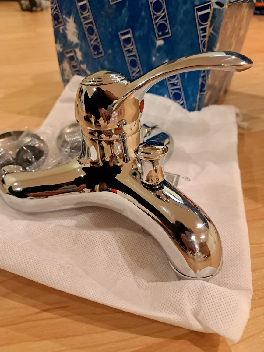 Delong Chrome Two-Handle Lavatory Faucet image indicator(6)