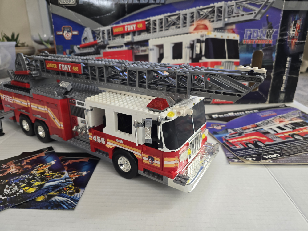 FDNY Ladder 456 Firetruck - Probuilder Blocks Building Toy - photo 2
