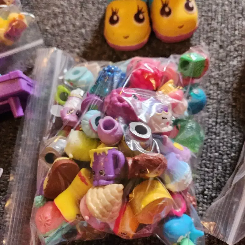 Huge Shopkins Lot! Toys and Accessories image indicator(5)