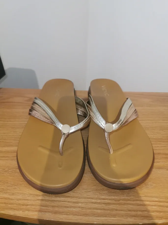 Vionic Catalina Mixed Metal Sandals s10 image indicator(2)