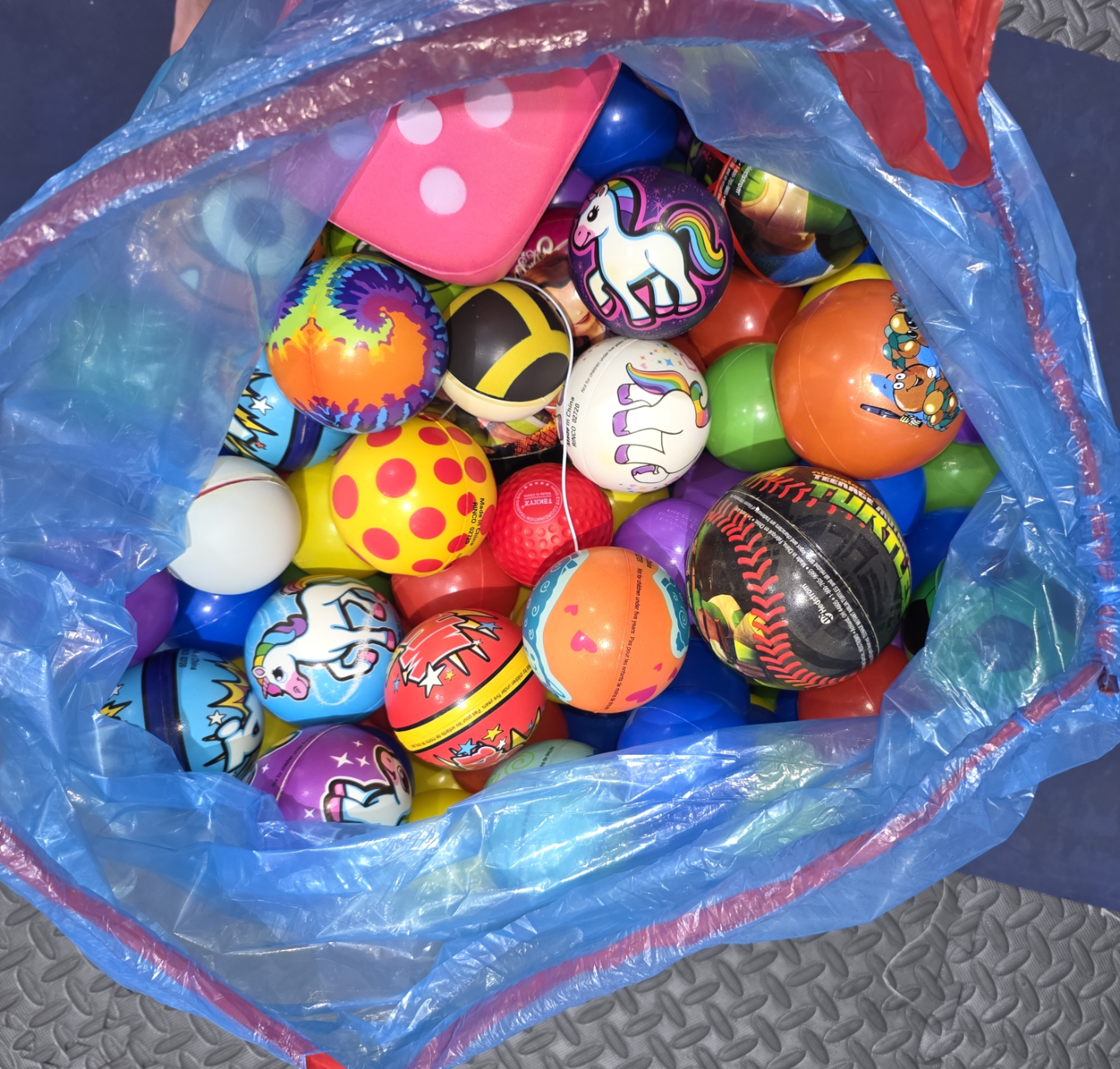 Large Bag of Play Balls x 264 - photo 3
