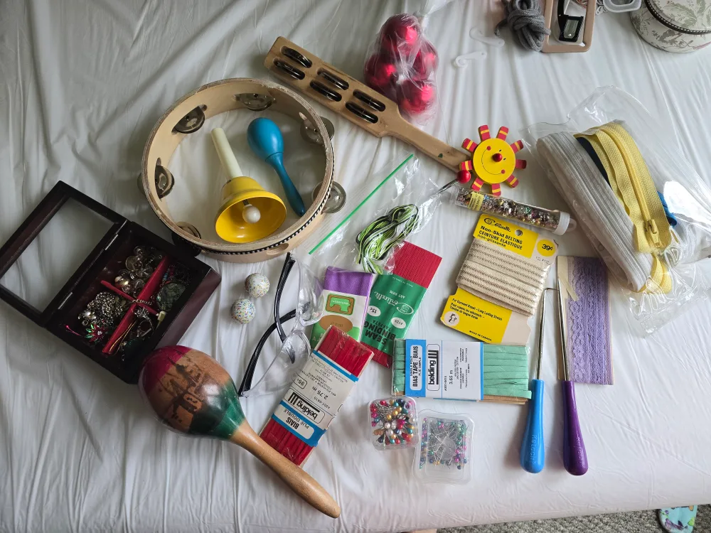 💚♻️Craft Supplies Bundle - Christmas & More! image indicator(9)