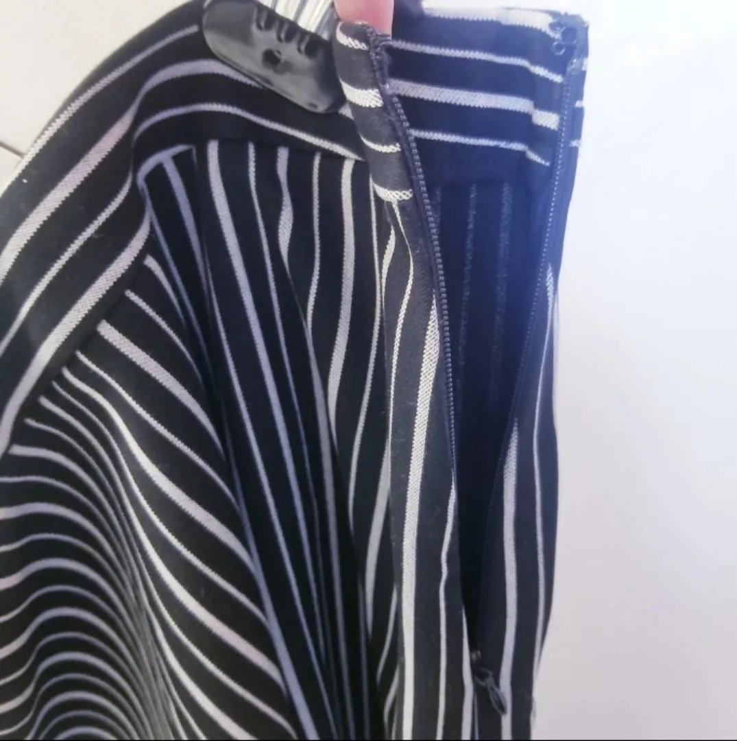 Banana Republic Bi-Stretch Stripe Pencil Skirt image indicator(7)