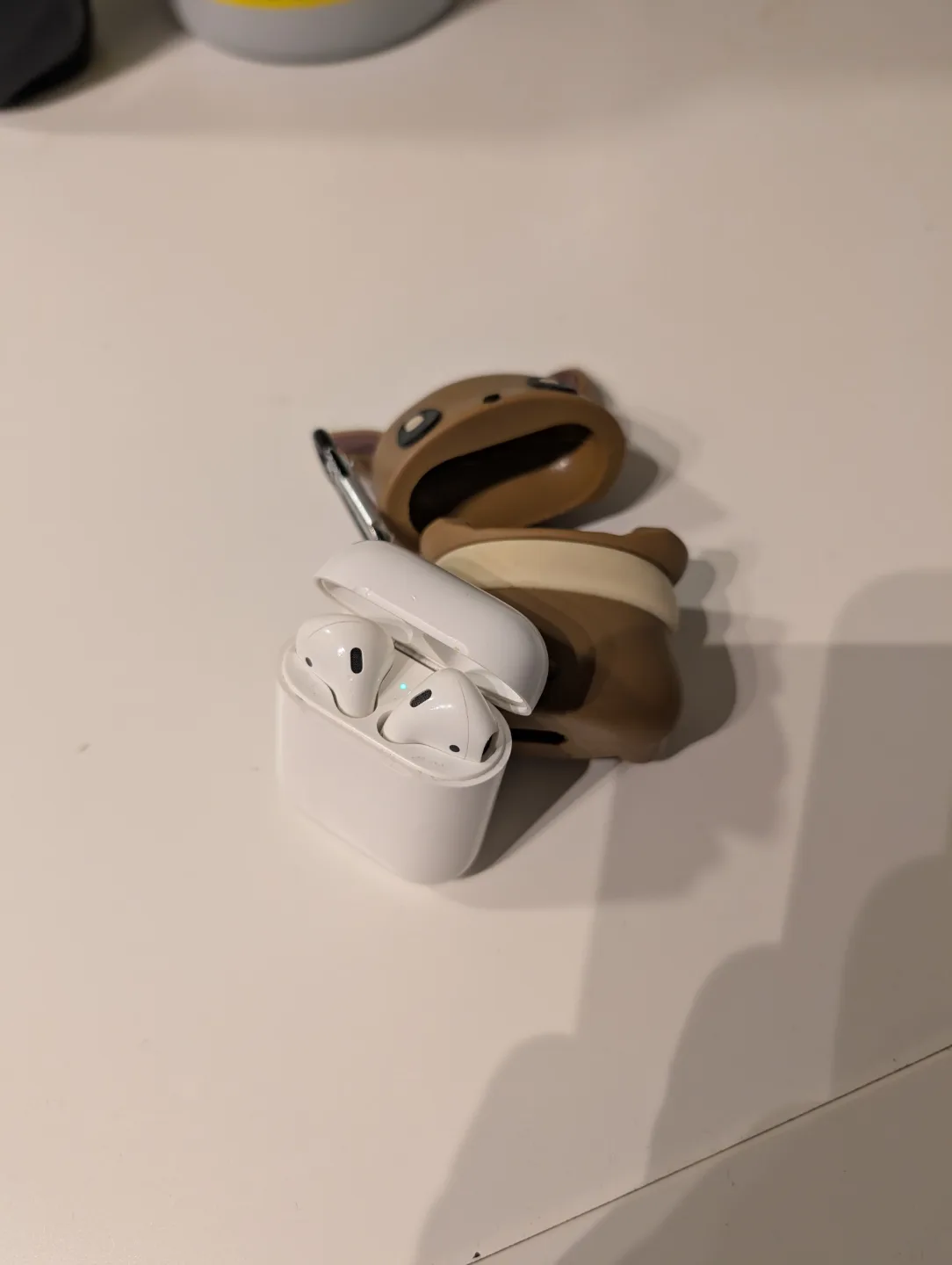 Apple AirPods with Charging Case thumbnail