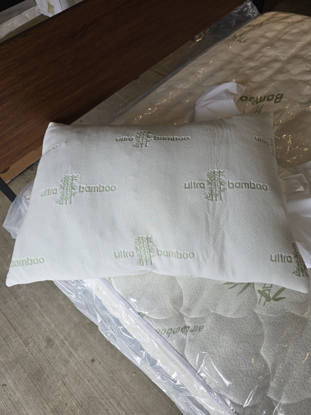 New Memory Foam filled Bamboo Pillows - photo 2