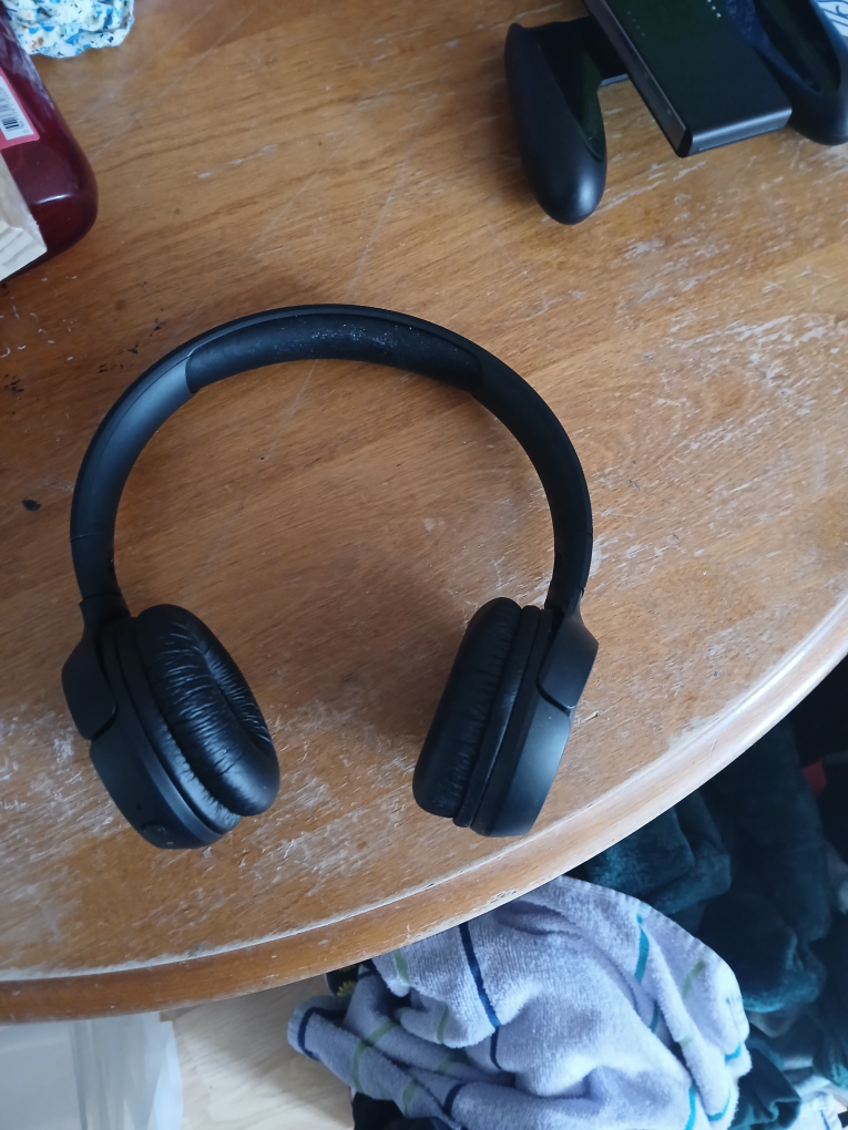 JBL Tune 500BT Wireless On-Ear Headphones - Black - photo 2