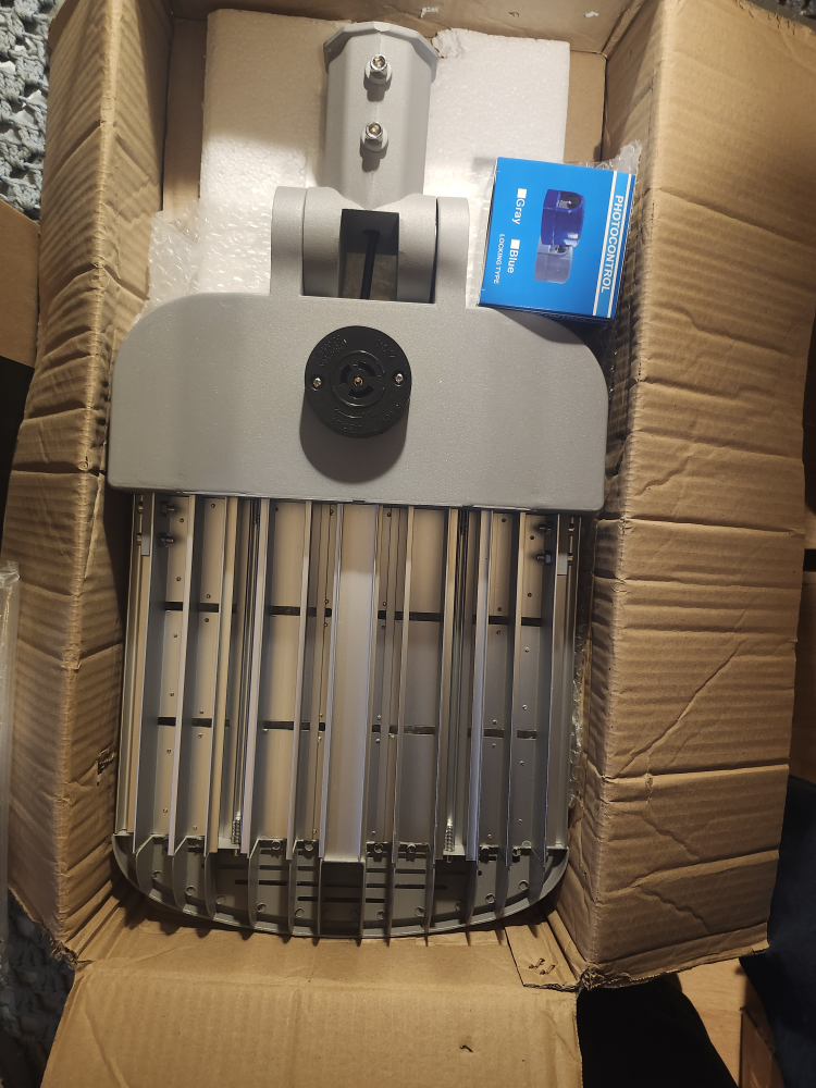New LED Outdoor Light Fixture with Dusk-to-Dawn Sensor - photo 5