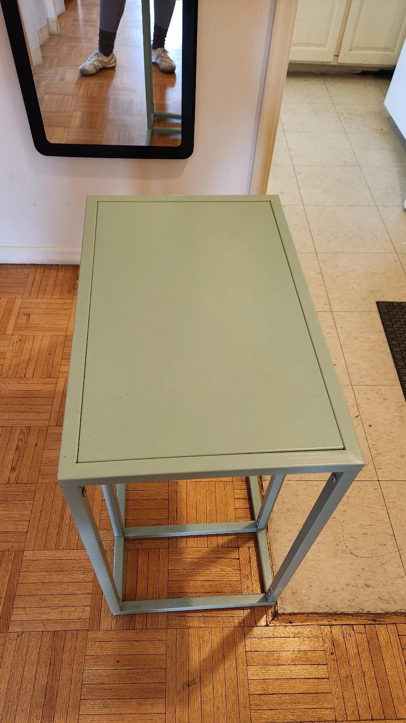 Structube Sage Green Metal Side Table image indicator(2)