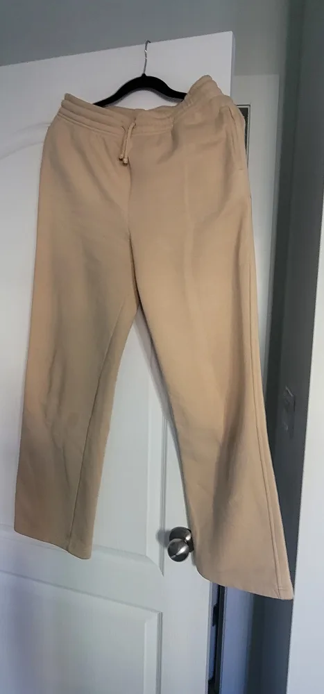 Women's Clothing Bundle: Vest, Sweaters & Shirt image indicator(9)