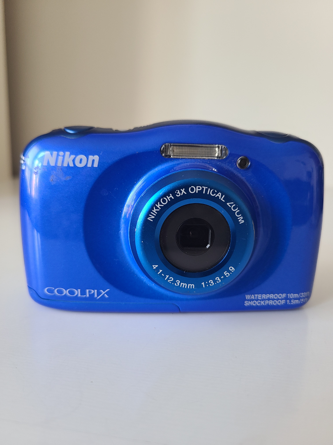 Nikon COOLPIX S33 Waterproof Digital Camera - Charger Included
