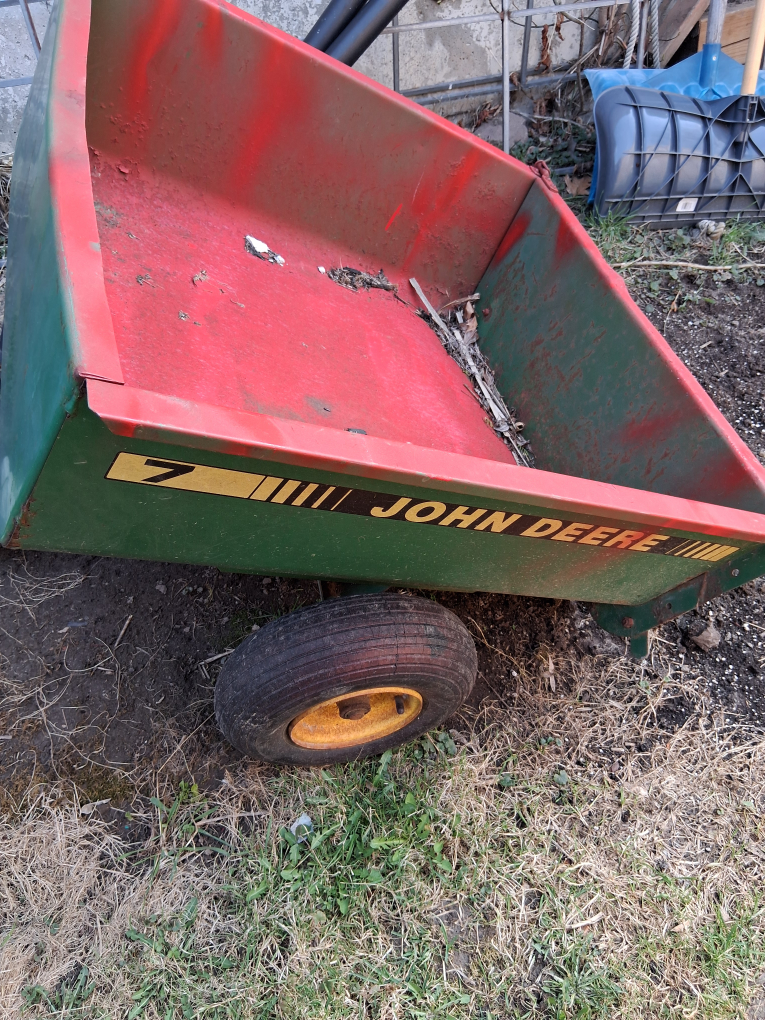 John Deere dump trailer