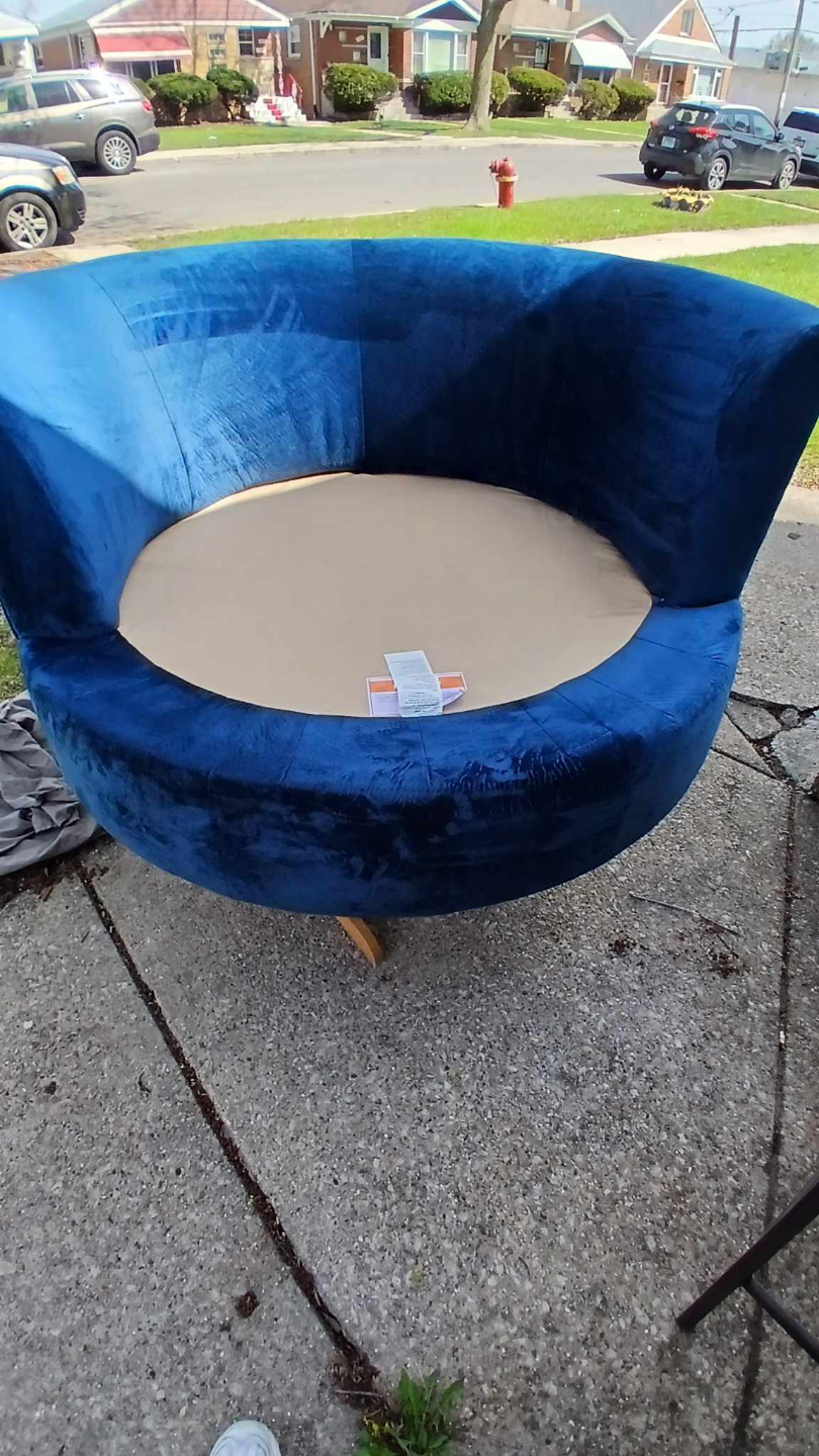 Blue large swivel chair - photo 3