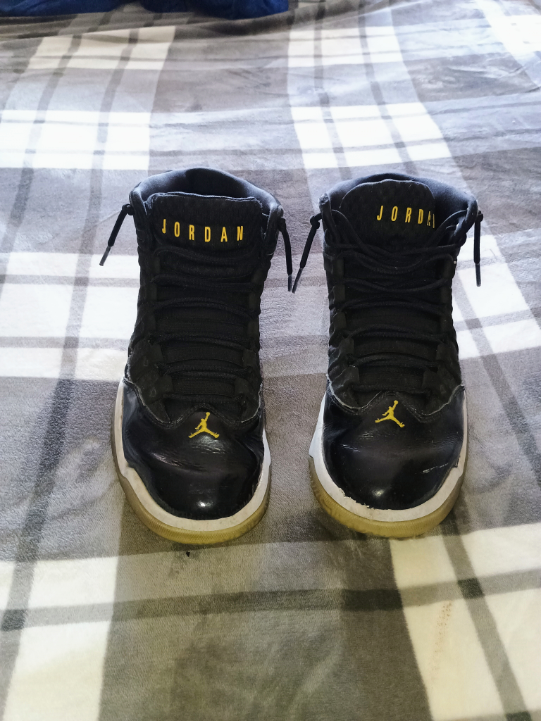 Jordan Basketball Shoes - Size 9 men