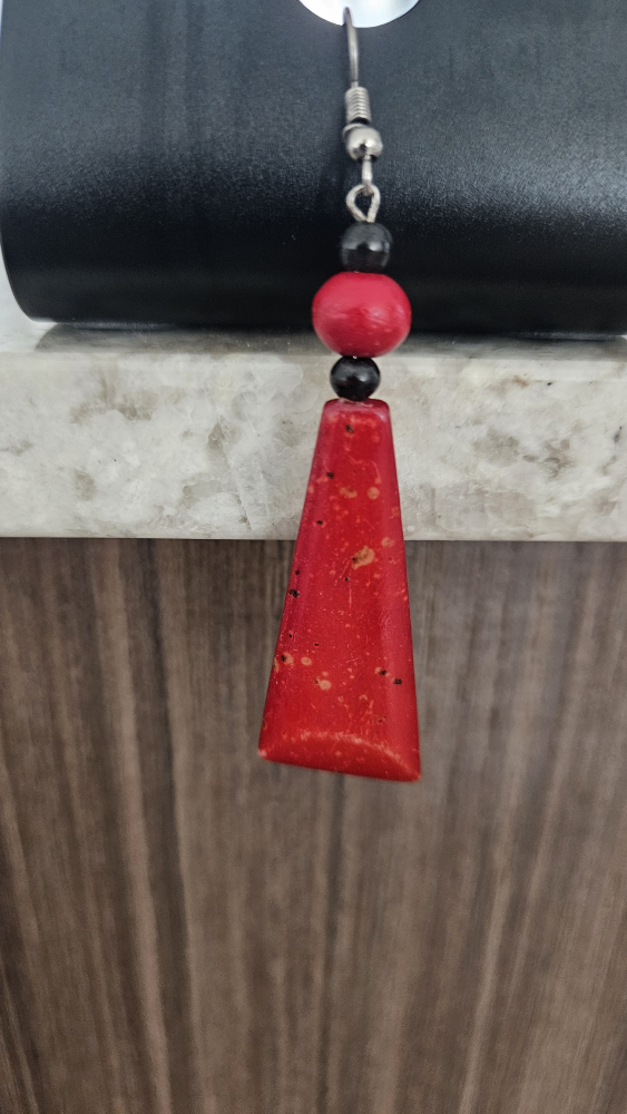 Red and Black Beaded Dangle Earrings - photo 4