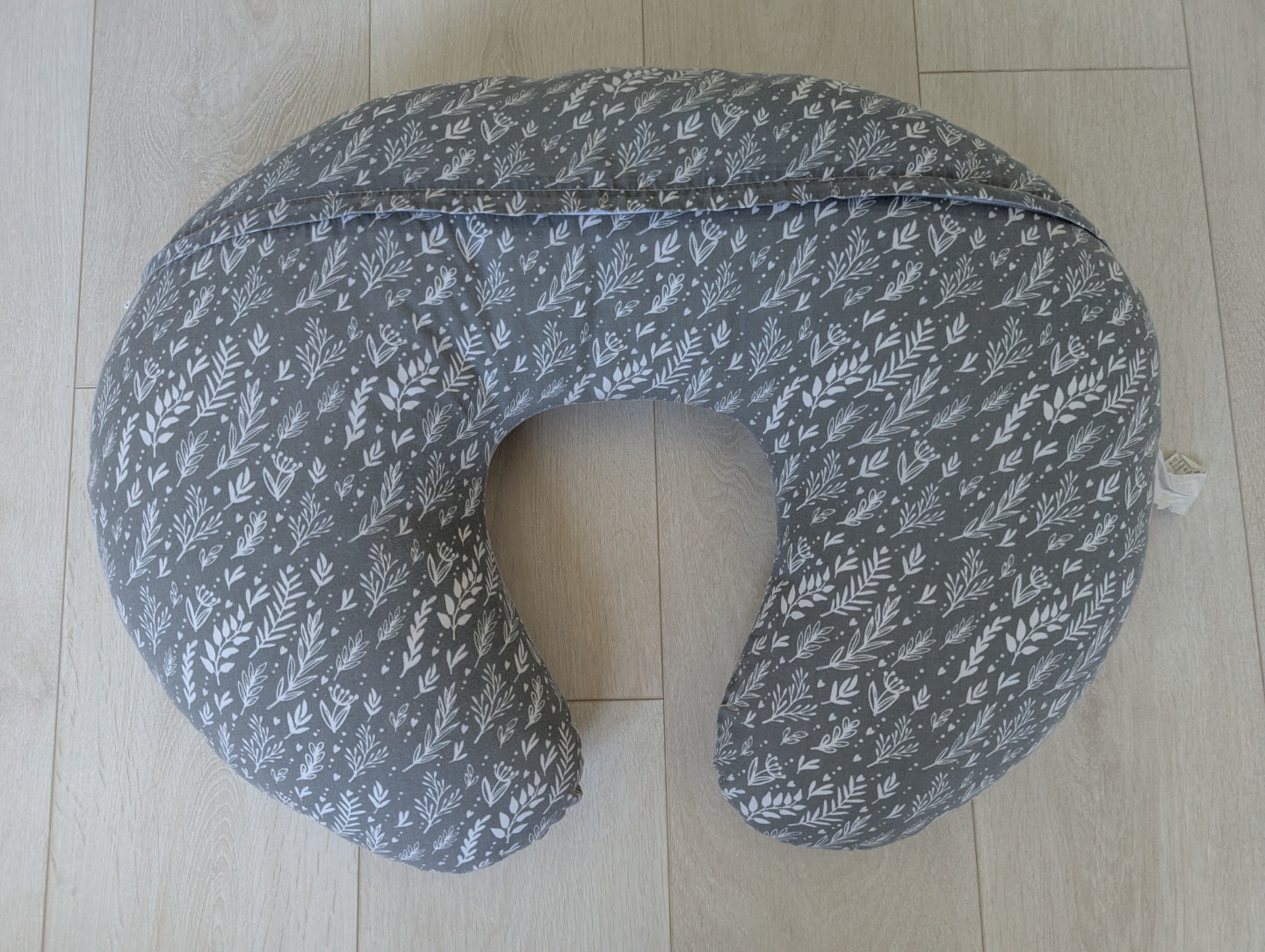 Grey and White Floral Nursing Pillow 💚