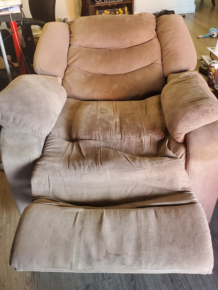 Free Electric Recliner - Works well! - photo 3