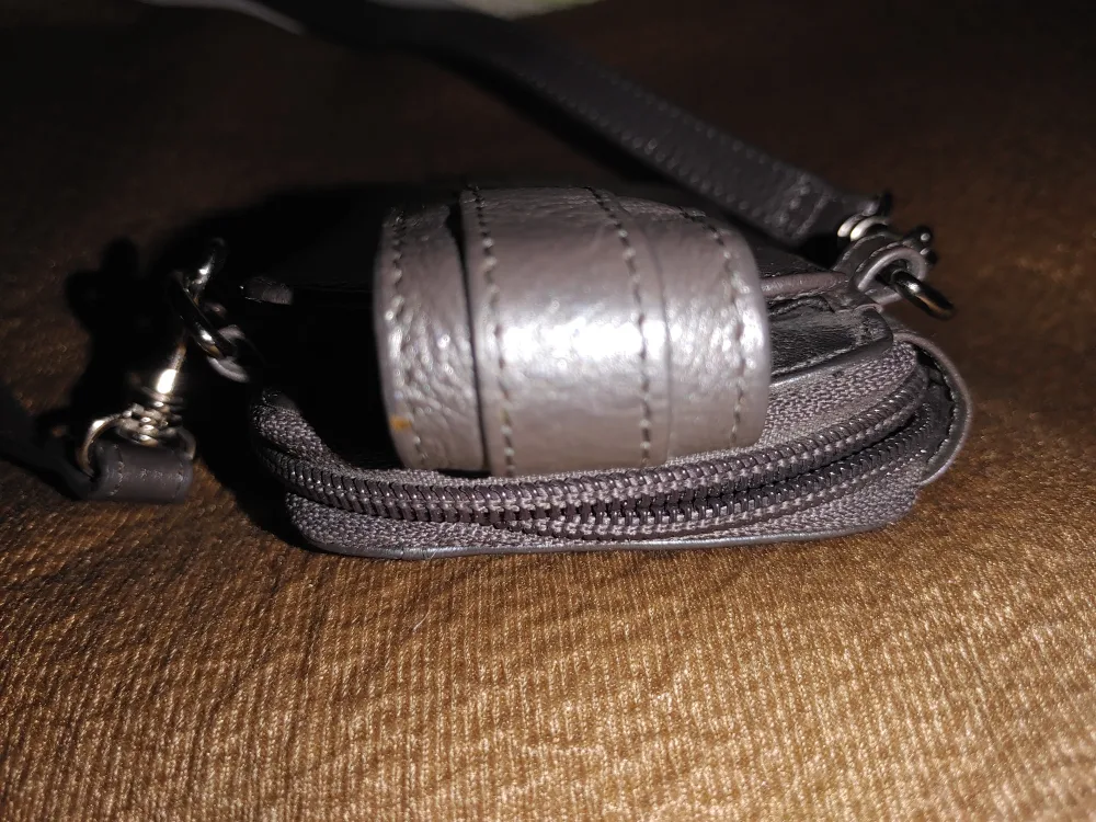 DANIER Genuine Leather Wallet on Strap image indicator(3)