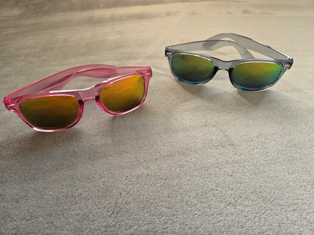 BN Ladies Retro Style Miirrored Sun Glasses image indicator(3)