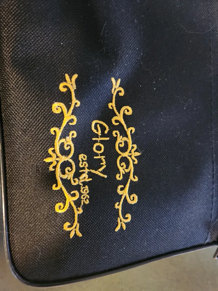 Glory B♭ Clarinet with Case and Accessories image indicator(2)