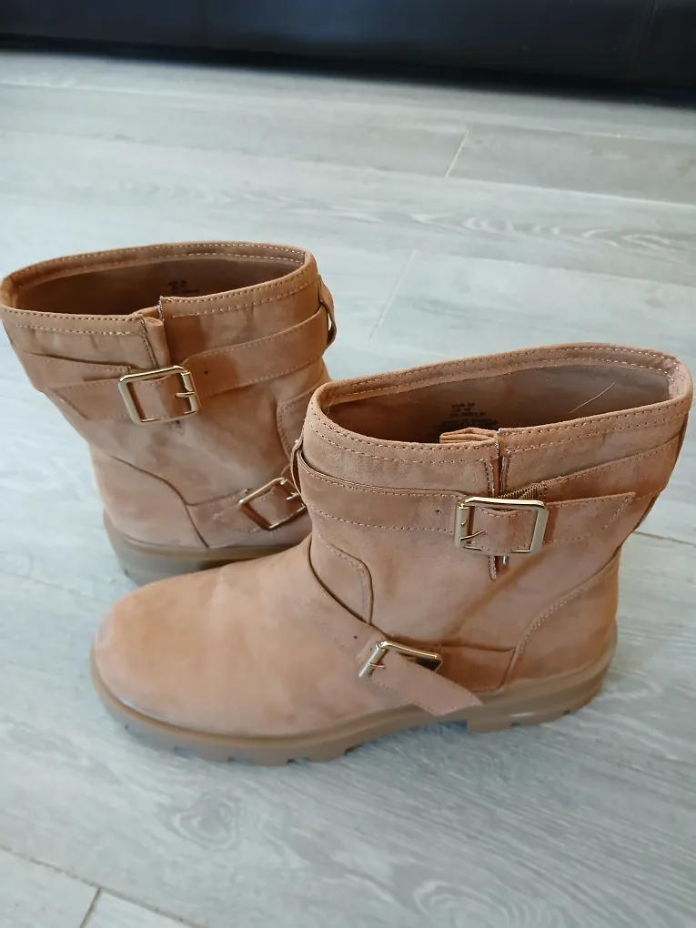 H&M Brown Chunky Buckle Boots - Women's Size 42/9. Fixed price. image indicator(3)