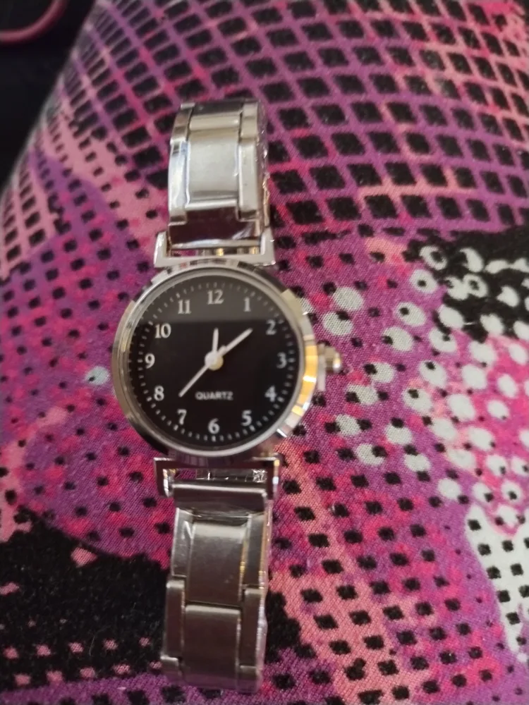 Women's Watch Bundle - Gold Tone Metal Band & Pink Leather Band image indicator(7)