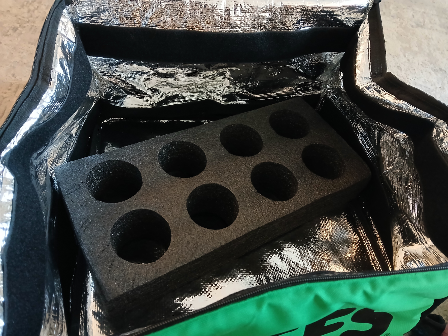 Mongo's Insulated Delivery Bag - photo 2