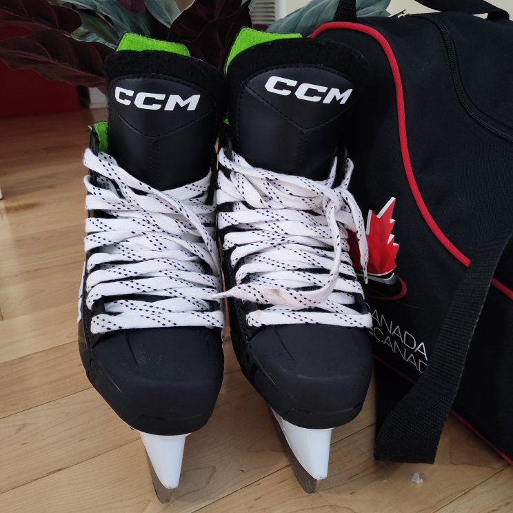 CCM RBZ Pro Hockey Skates - Size 5 with Bag - photo 2