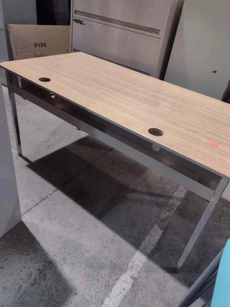 Modern light wood desk with adjustable chrome legs - 4 Av. image indicator(3)
