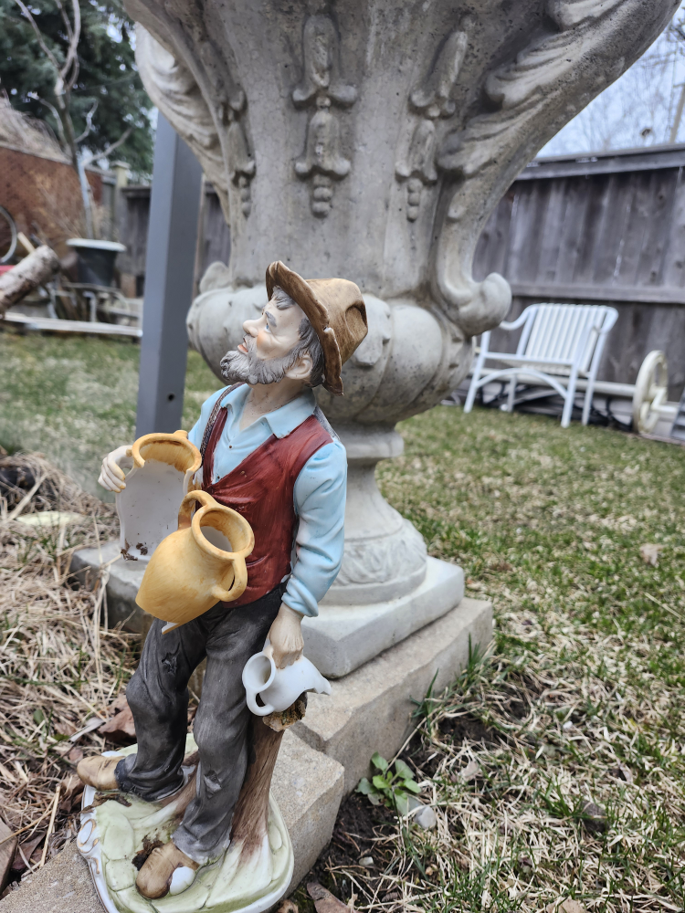 Vintage Porcelain Figurine of a Man Carrying Jugs - photo 3