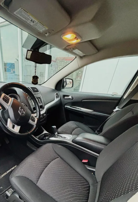 2012 Dodge Journey - Spacious SUV image indicator(2)