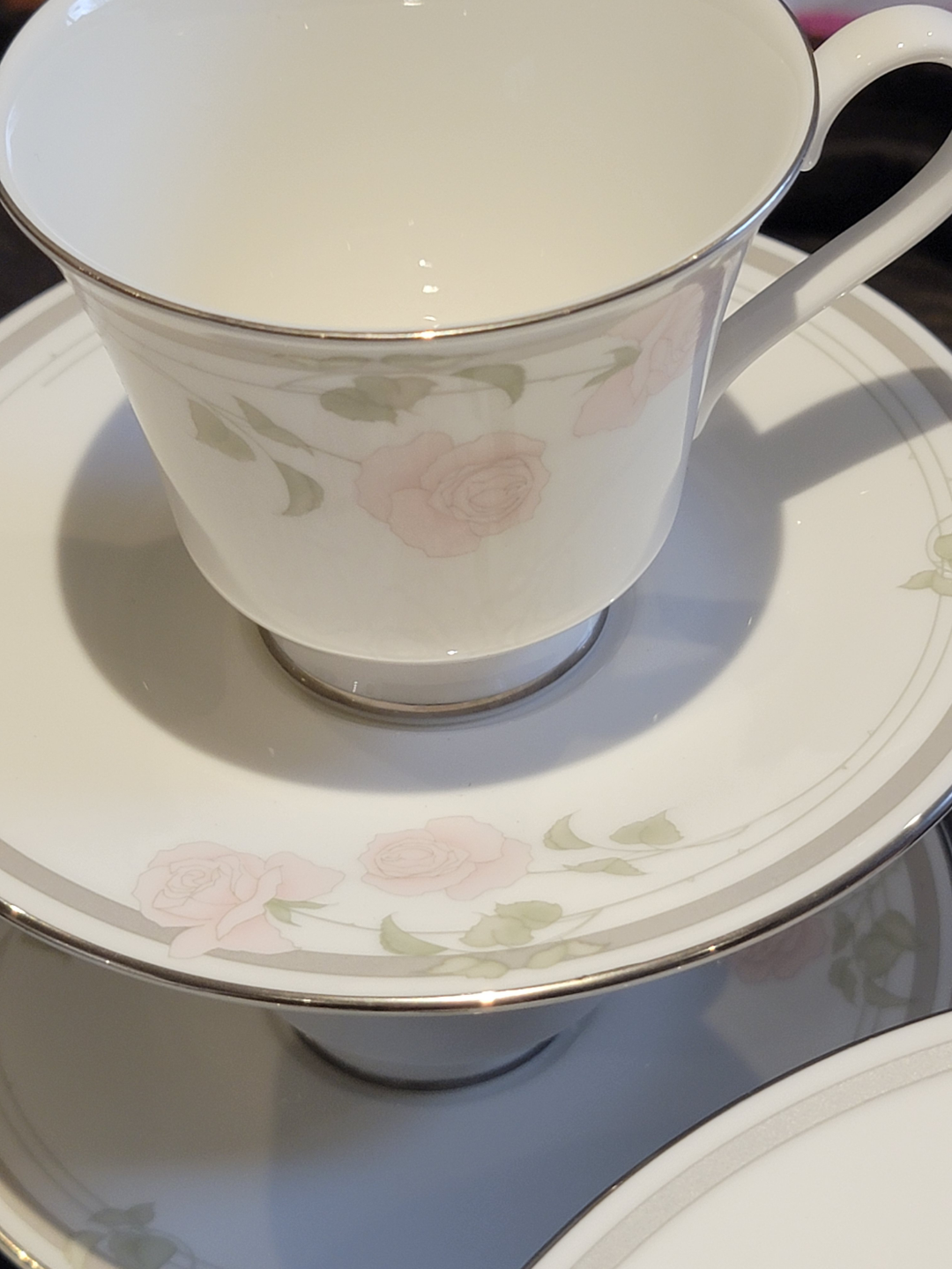 Vintage 1985 Royal Doulton Twilight Rose dinnerware set - photo 3
