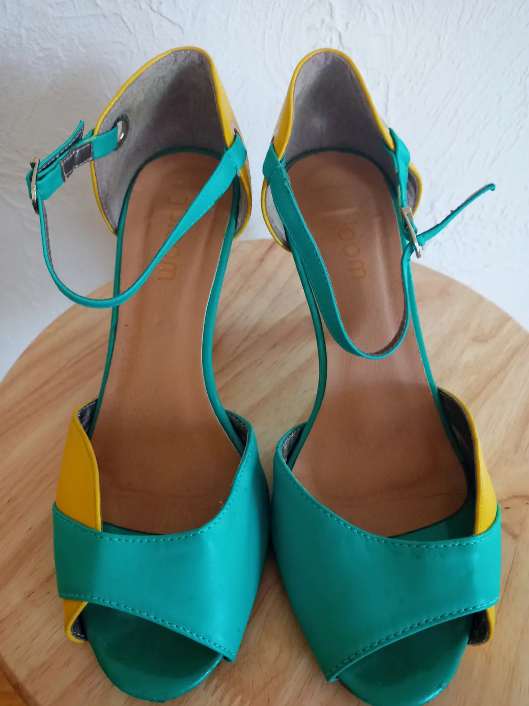 Women's Two-Tone Yellow and Teal Open-Toe Heels image indicator(3)