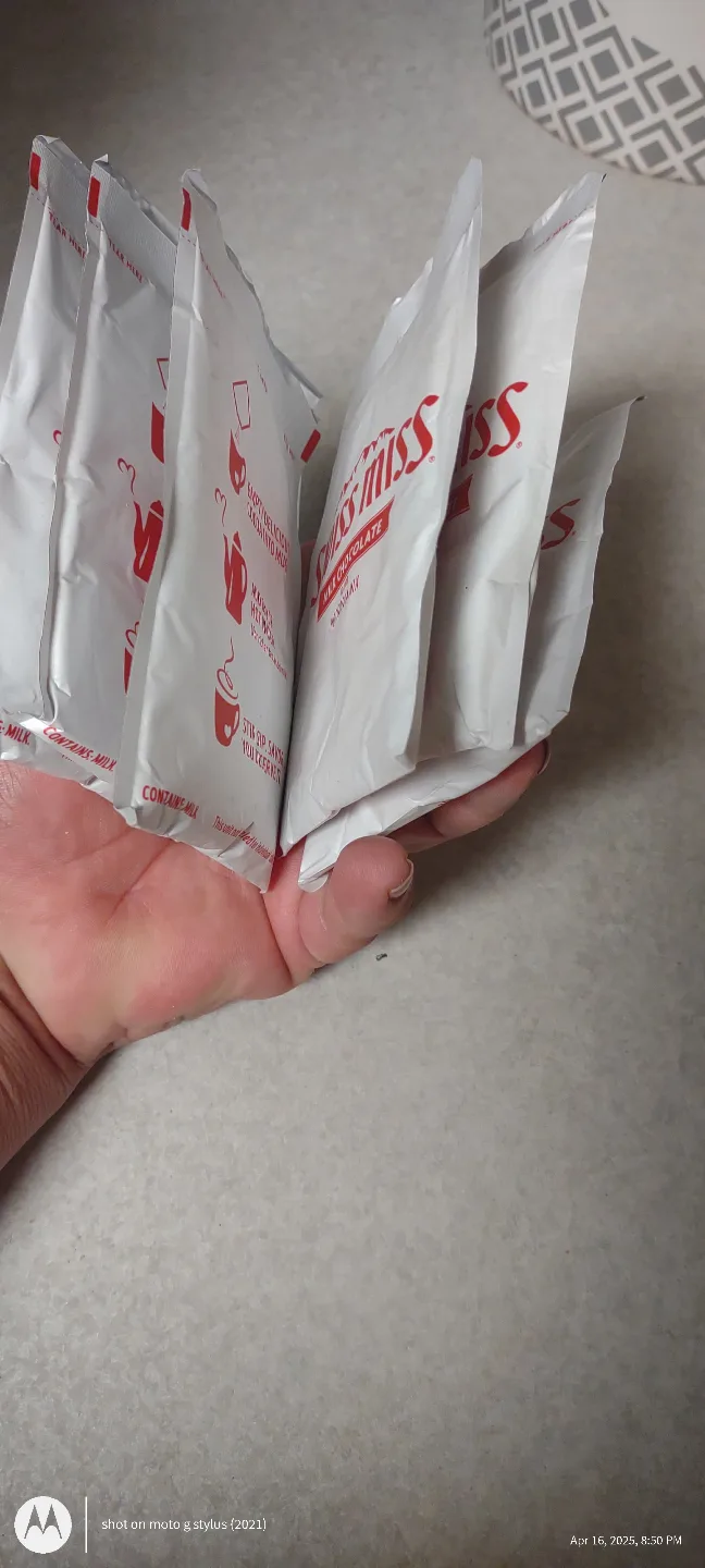 Swiss Miss Milk Chocolate Hot Cocoa Mix - 6 Packets image indicator(2)