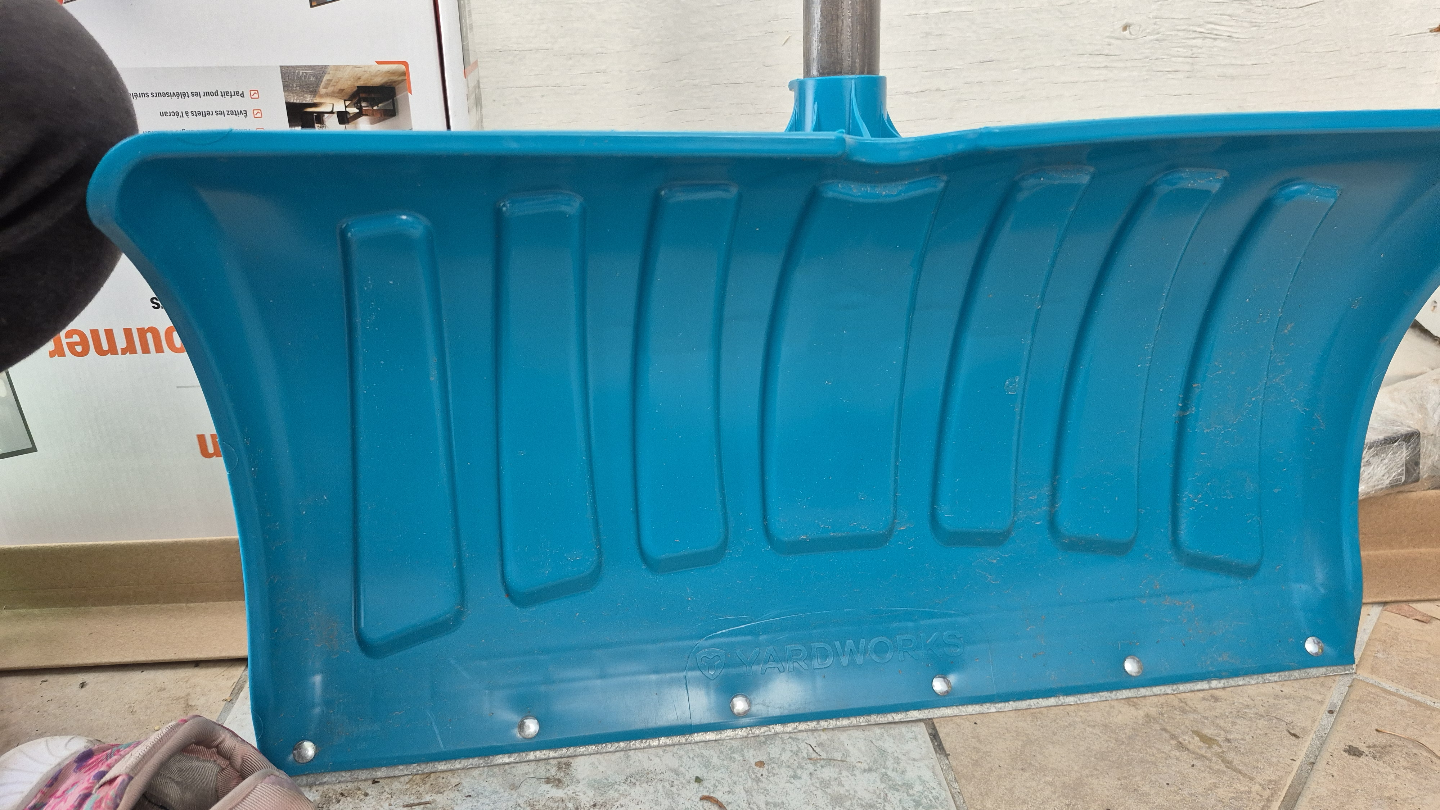 Yardworks Snow Pusher Shovel - photo 2