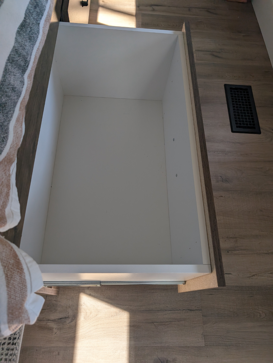 Queen-size Storage Bed Frame & Firm Mattress - photo 3