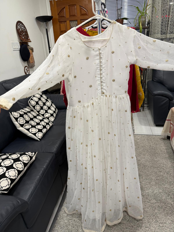 Embroidered Pakistani Shalwar Kameez Collection (5 Dresses) - photo 5