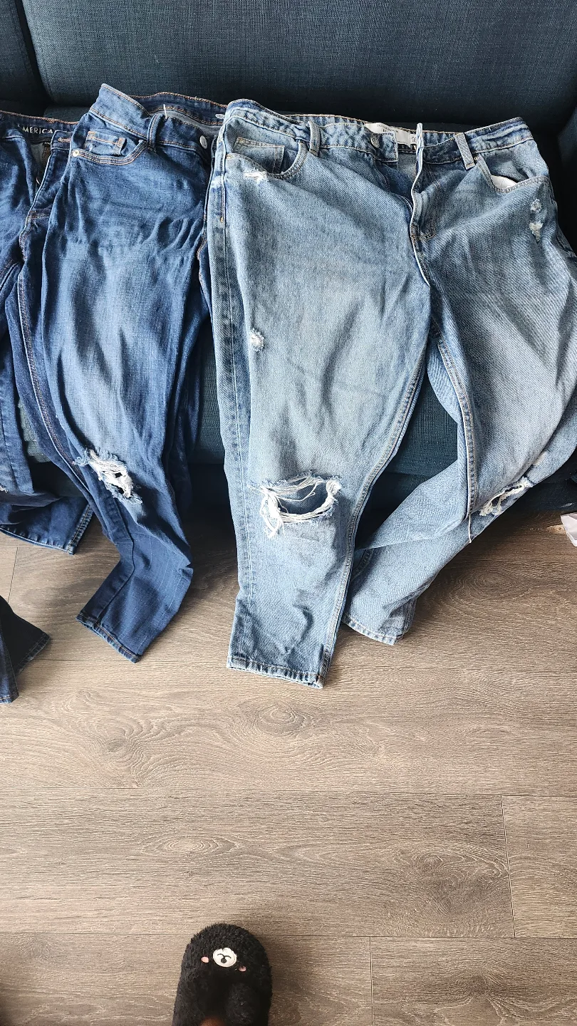 American Eagle Jeans Bundle - 3 pairs + Others image indicator(3)