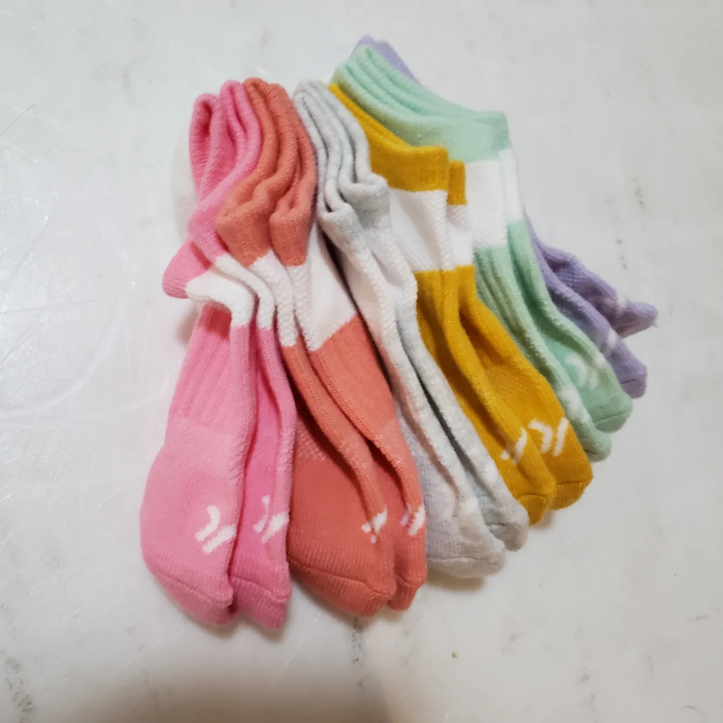 New socks shoe size 9- 2 1/2 thumbnail