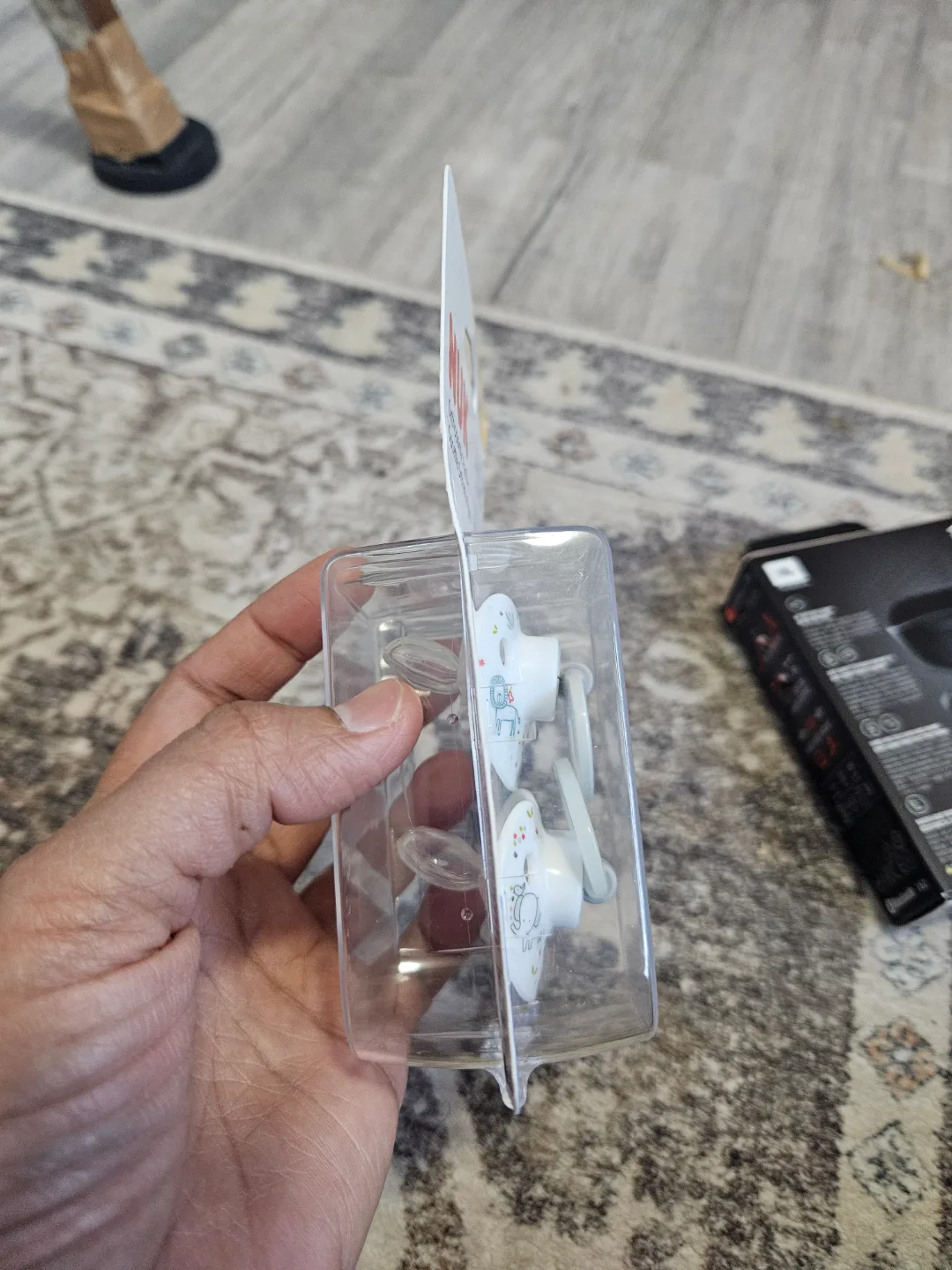 NUK Orthodontic Pacifiers (0-6 months) with Case - 💚 image indicator(7)