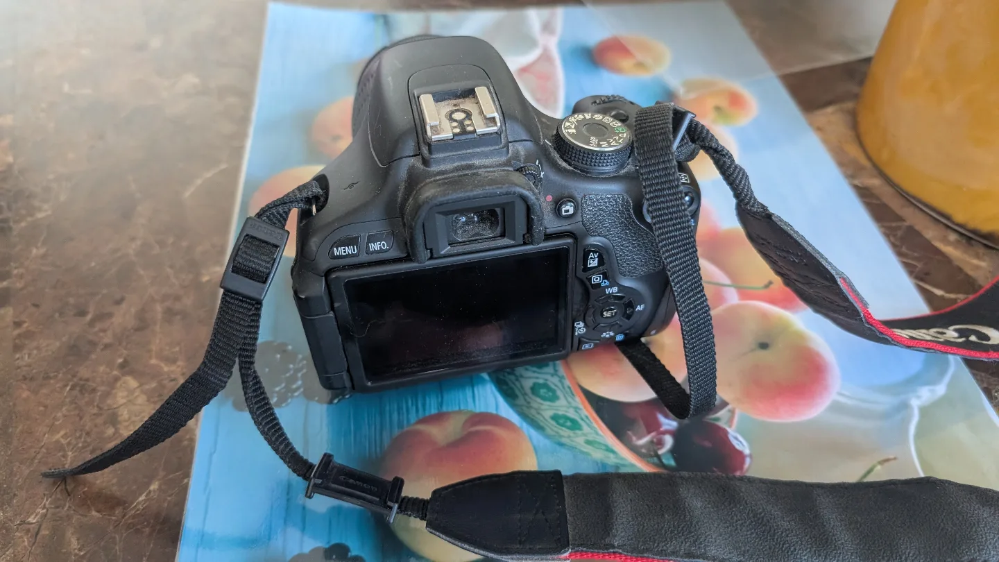 Canon EOS Rebel T5 DSLR Camera with Lens thumbnail